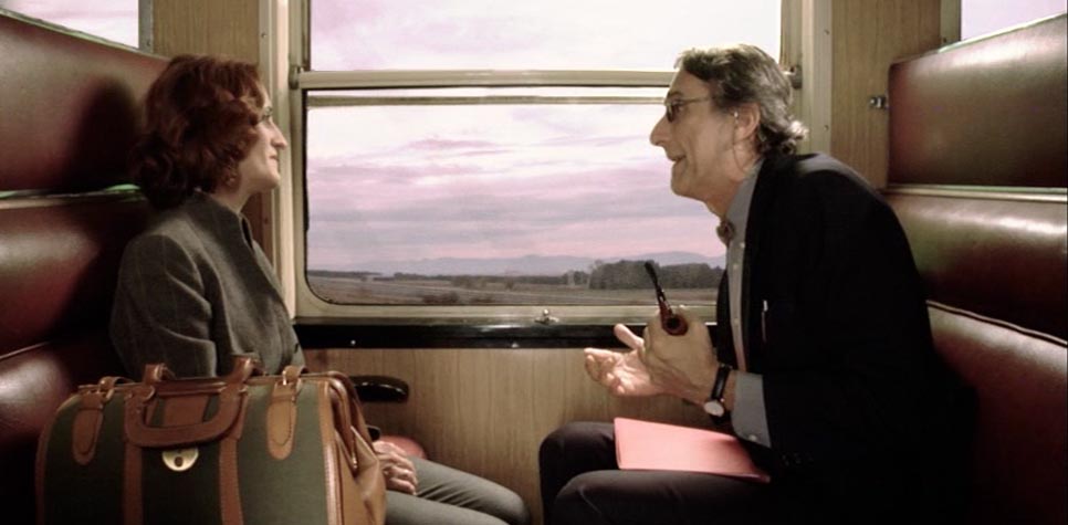 Ventajas de viajar en tren (la carpeta roja), 2013. Dirección Carlos Martín.