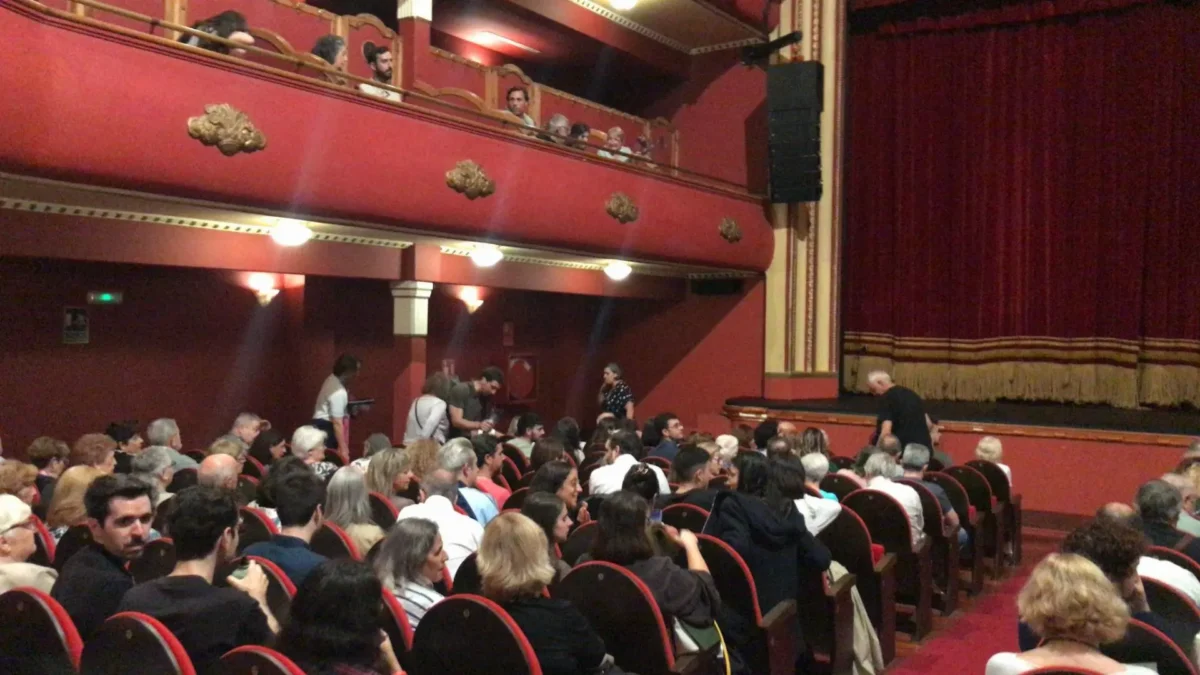 La actuación de "Bodas de Sangre" en el Teatro Juan Bravo de Segovia inicia el 2025 del Temple 5 Publico antes de la funcion.2